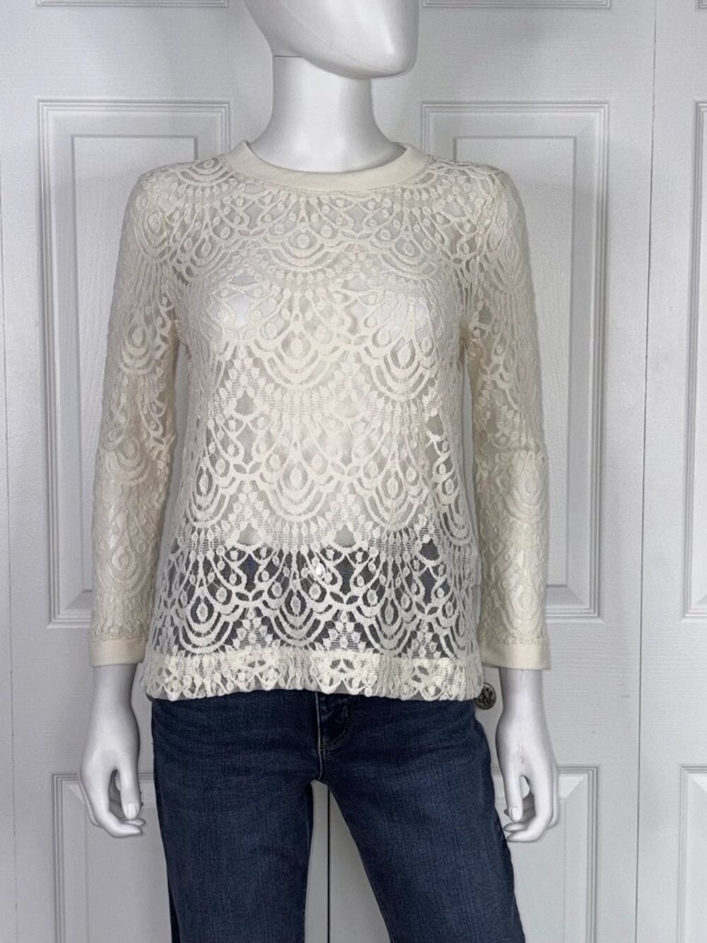 BANANA REPUBLIC women's  long-sleeve lace top size Small LIKE NEW!
